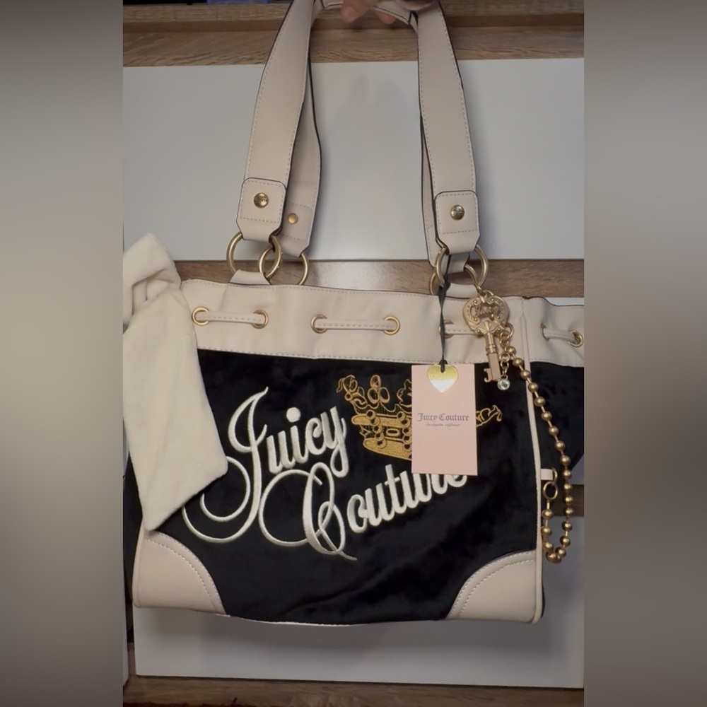 Juicy Couture Black and Cream Shoulder Bag